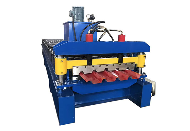 Trapezoidal roof roll forming machine