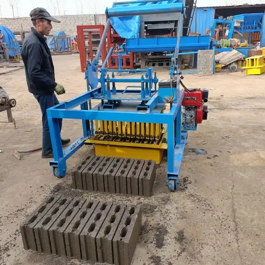 Movable Mobile Diesel Engine Egg Laying Concrete Hollow Block Making Solid Moving Brick Making Machine Price For Sale